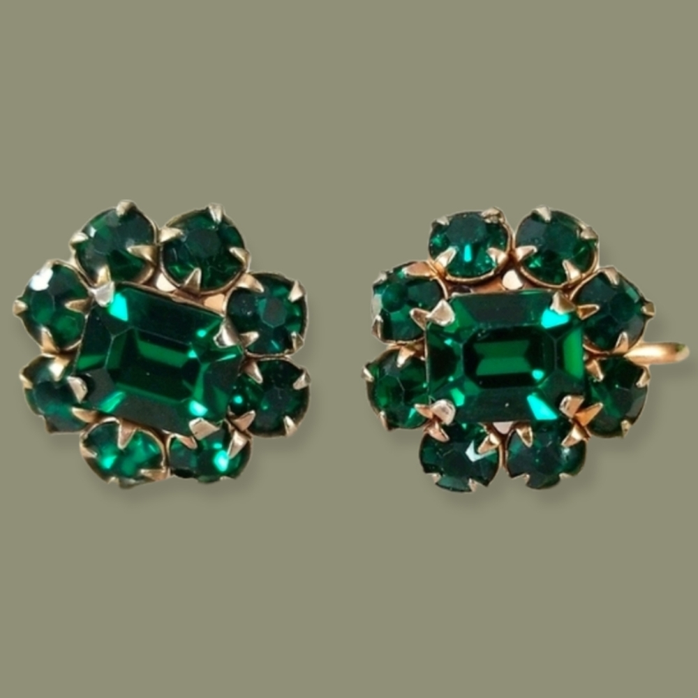 Vintage Simulated Emerald Gold Tone Screw Back Earrings